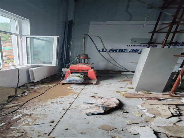 尖草坪地基基础下沉墙体裂缝加固注浆顶升施工