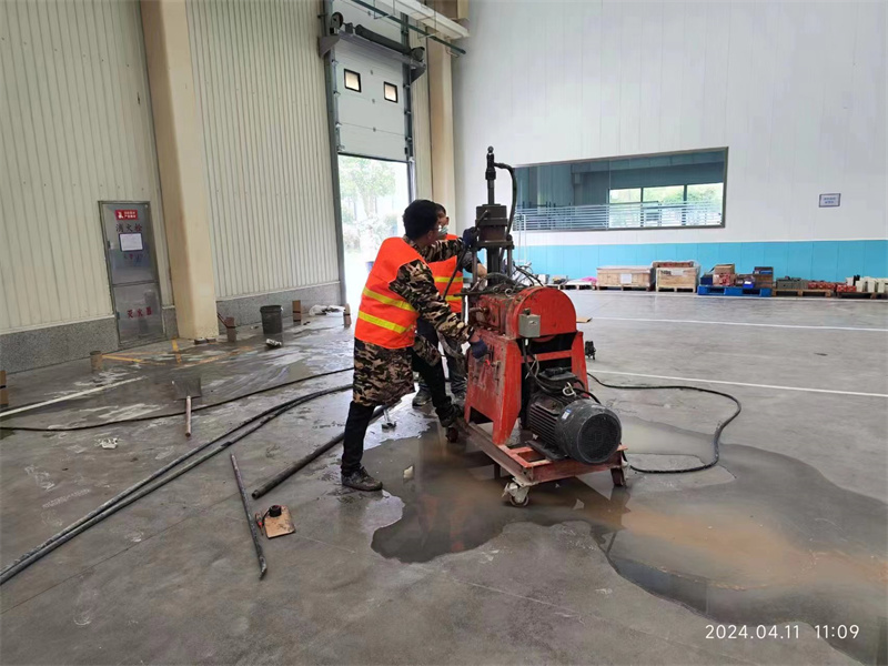 尖草坪厂房地面下沉塌陷注浆加固施工